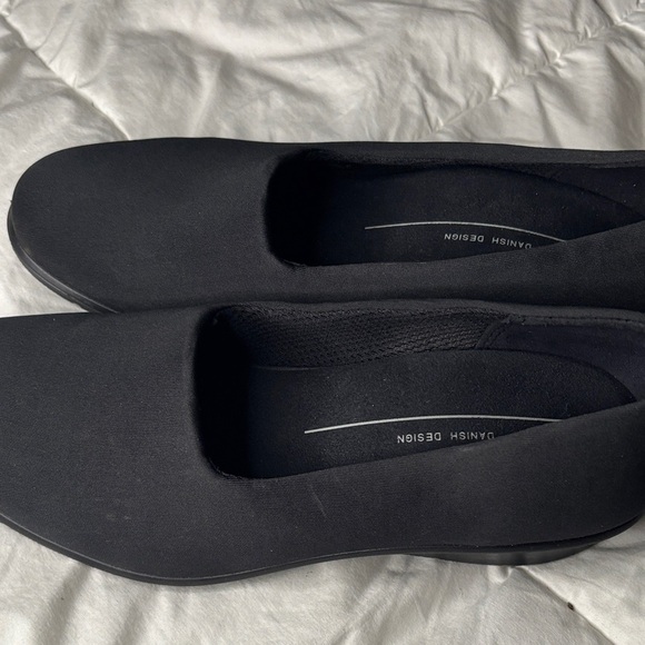 Ecco Women's Elegant Black Loafers - Picture 5 of 5